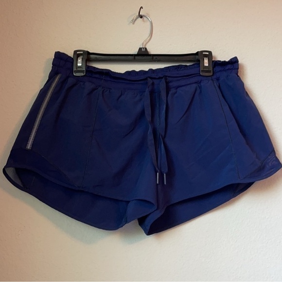 Lululemon Women’s Hotty Hot High-Rise Lined Short 2.5" Inseam Blue Size 10 - Picture 1 of 6